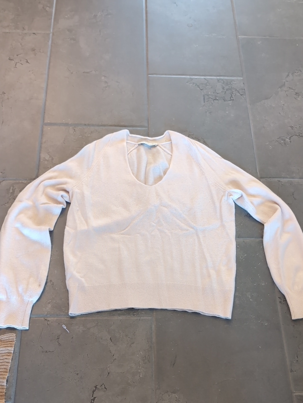 Women's Light Pink White And Warren Cashmere V-Neck Sweater